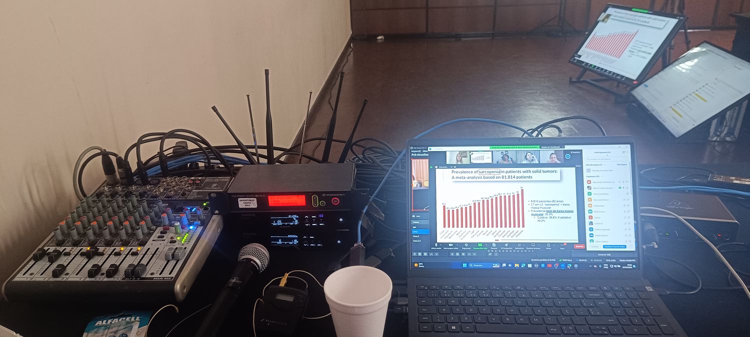 Mesa de som com receptores de microfone sem fio